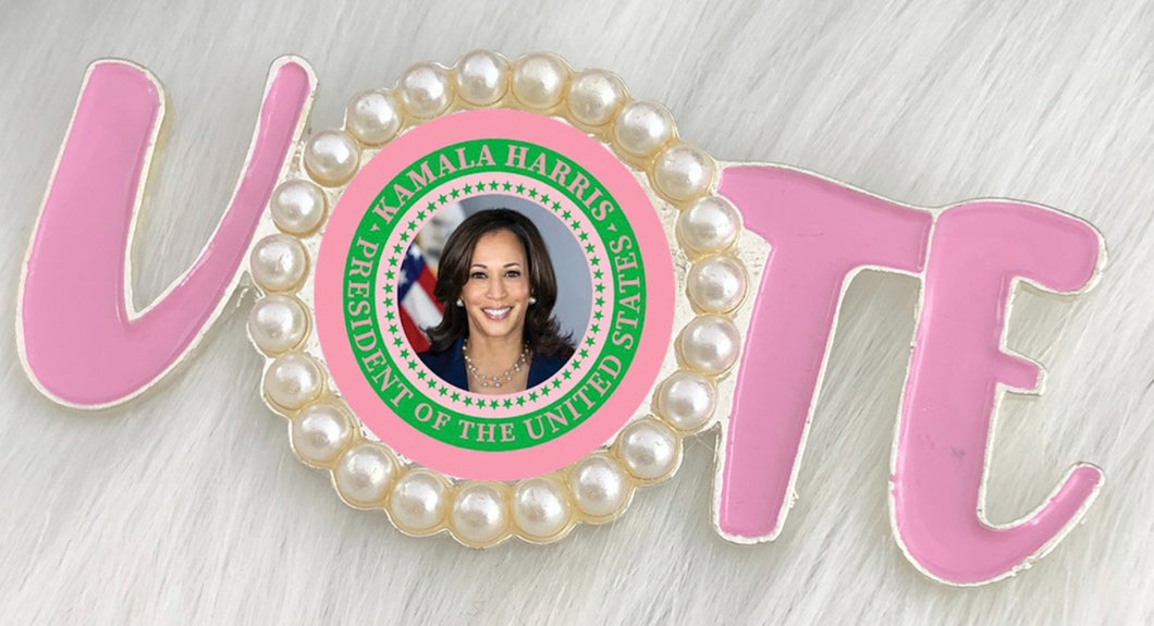 Vote Kamala Harris pink and green pin